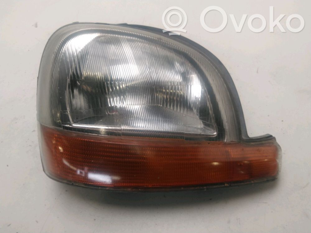Phare frontale   260105328R