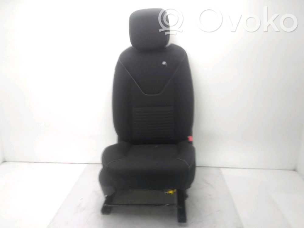 Renault Clio IV Etumatkustajan istuin 
