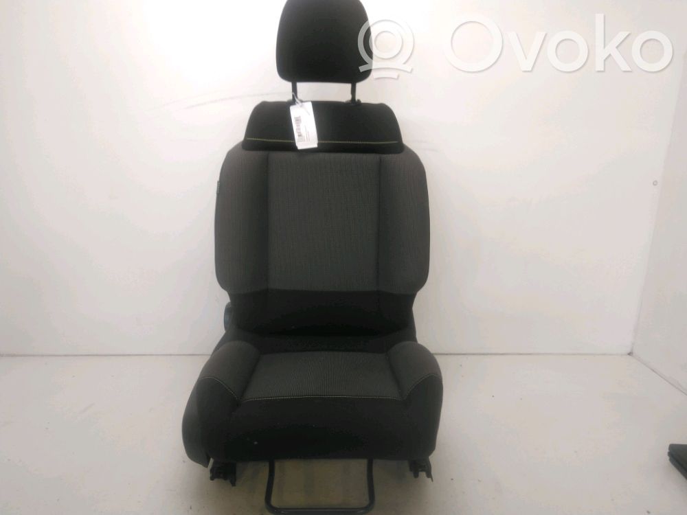 Citroen C3 Etumatkustajan istuin 