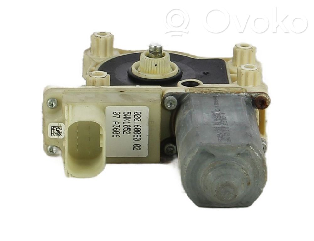 Motor del regulador de la ventanilla de la puerta delantera   67628392001