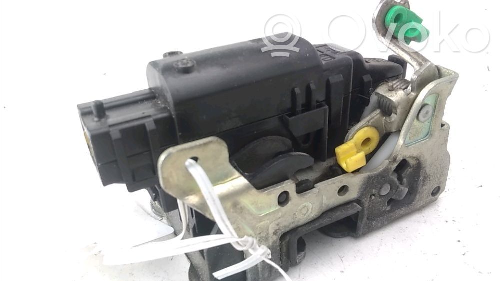 Cerradura de puerta delantera   8200147150