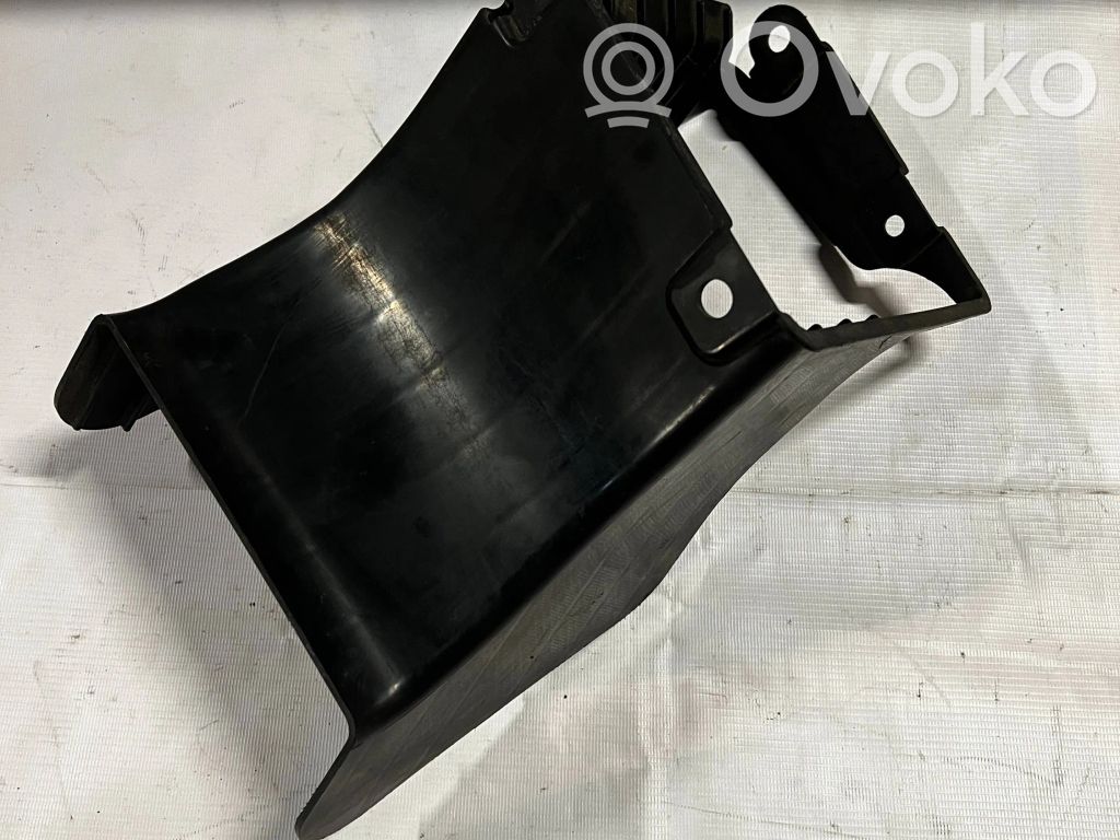 Mitsubishi Lancer Evolution Välijäähdyttimen ilmanohjauksen ilmakanava 