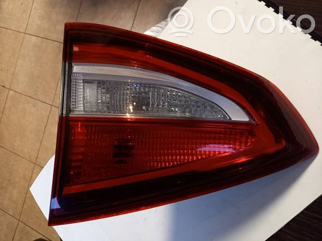 Ford C-MAX II Luci posteriori del portellone del bagagliaio 