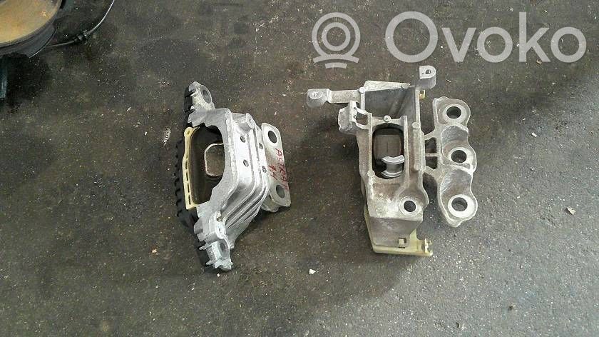 Opel Astra K Engine mount vacuum valve 