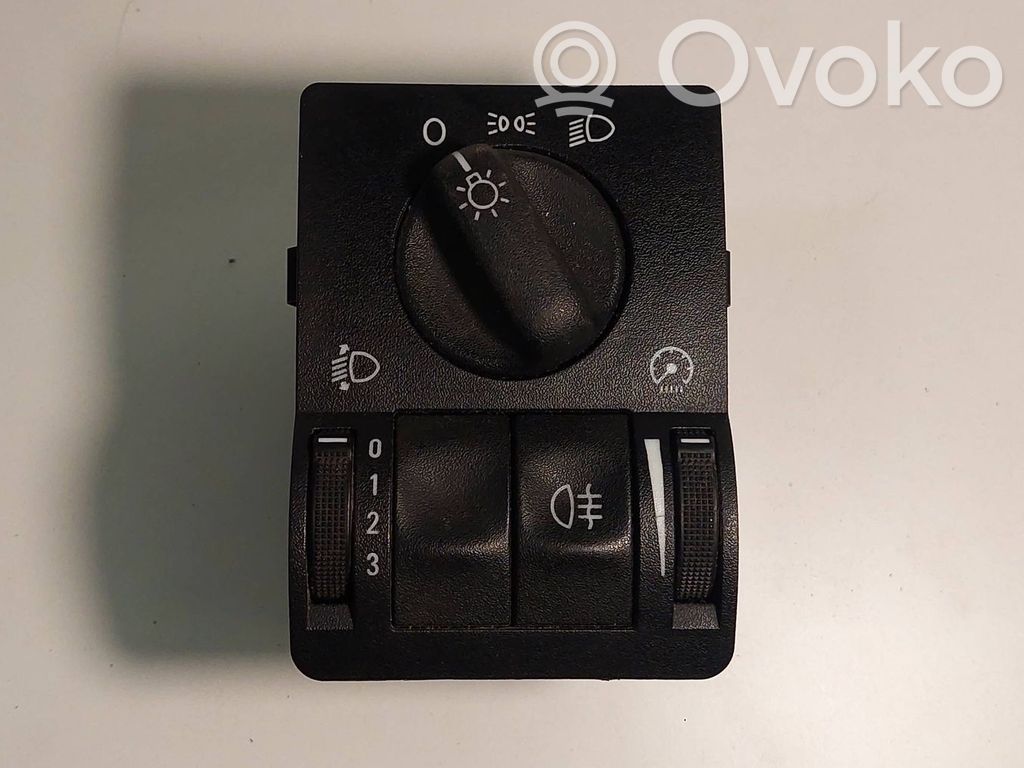 Opel Astra G Light switch 