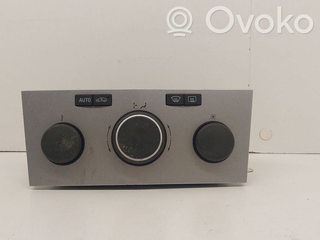 Opel Astra H Climate control unit 