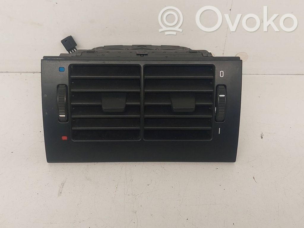 BMW 5 E39 Moldura protectora de la rejilla de ventilación lateral del panel 