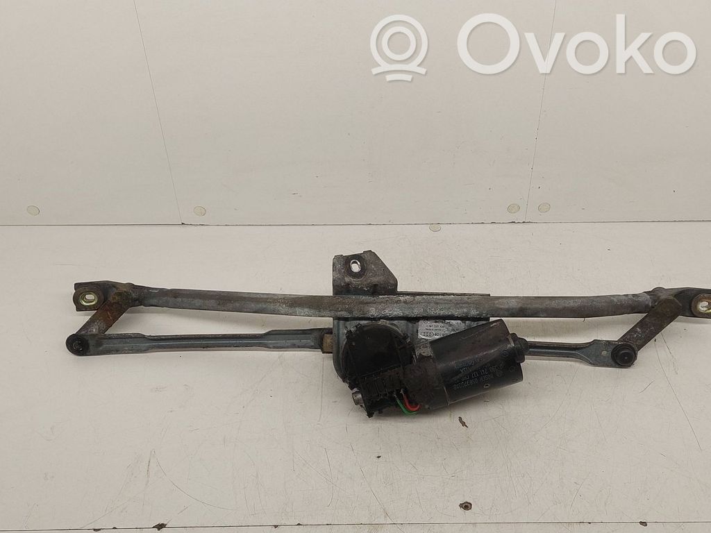 Audi A4 S4 B5 8D Mechanizm i silniczek wycieraczek szyby przedniej / czołowej 