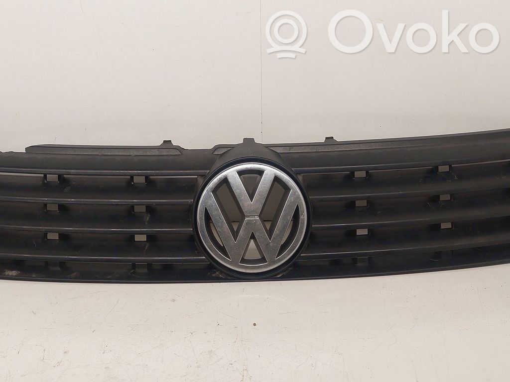 Volkswagen PASSAT B5 Etusäleikkö 