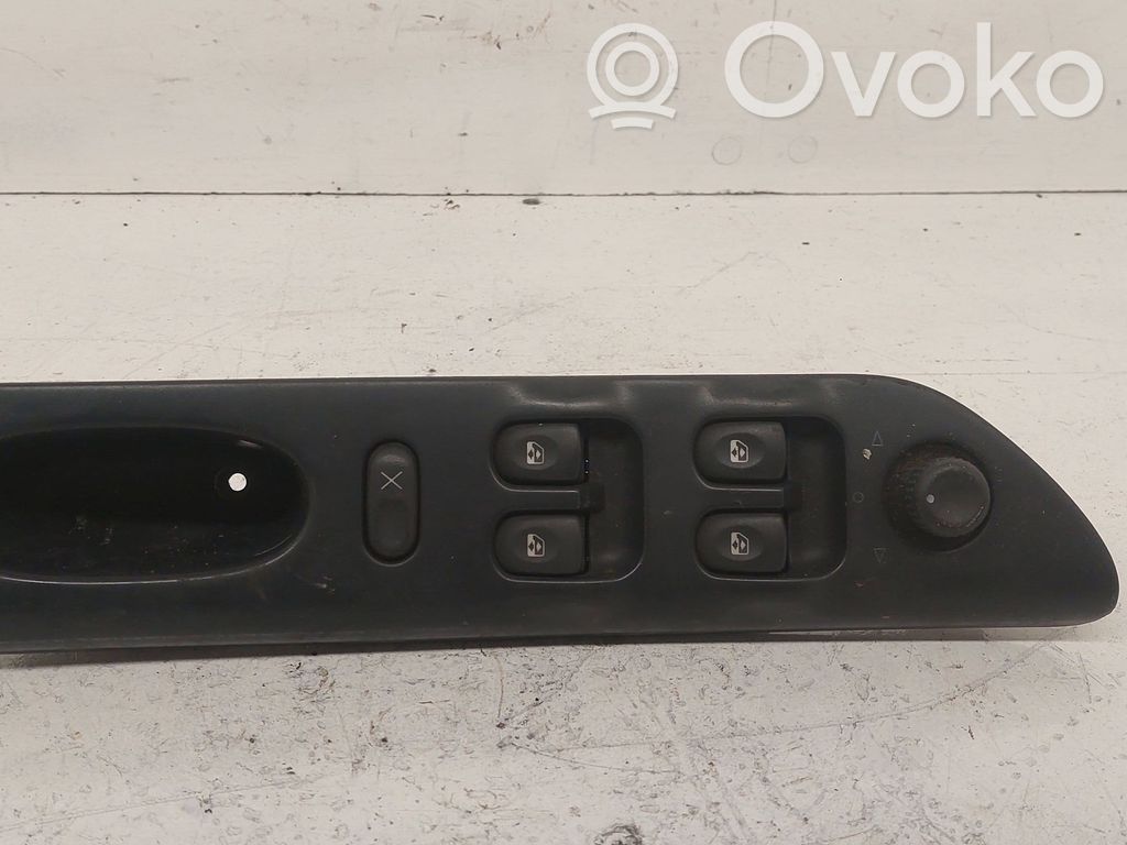 Renault Laguna I Electric window control switch 