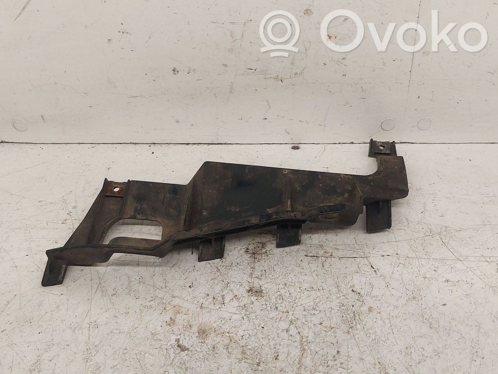 Halterung Scheinwerfer   15372400