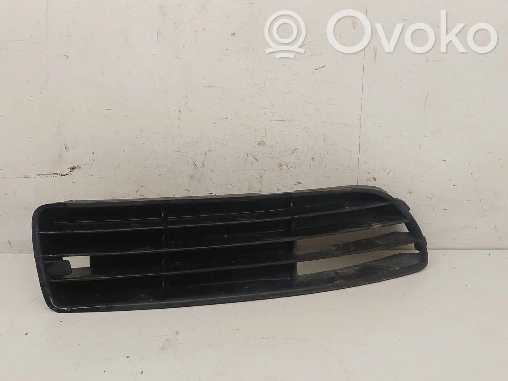 Audi A4 S4 B5 8D Front bumper lower grill 