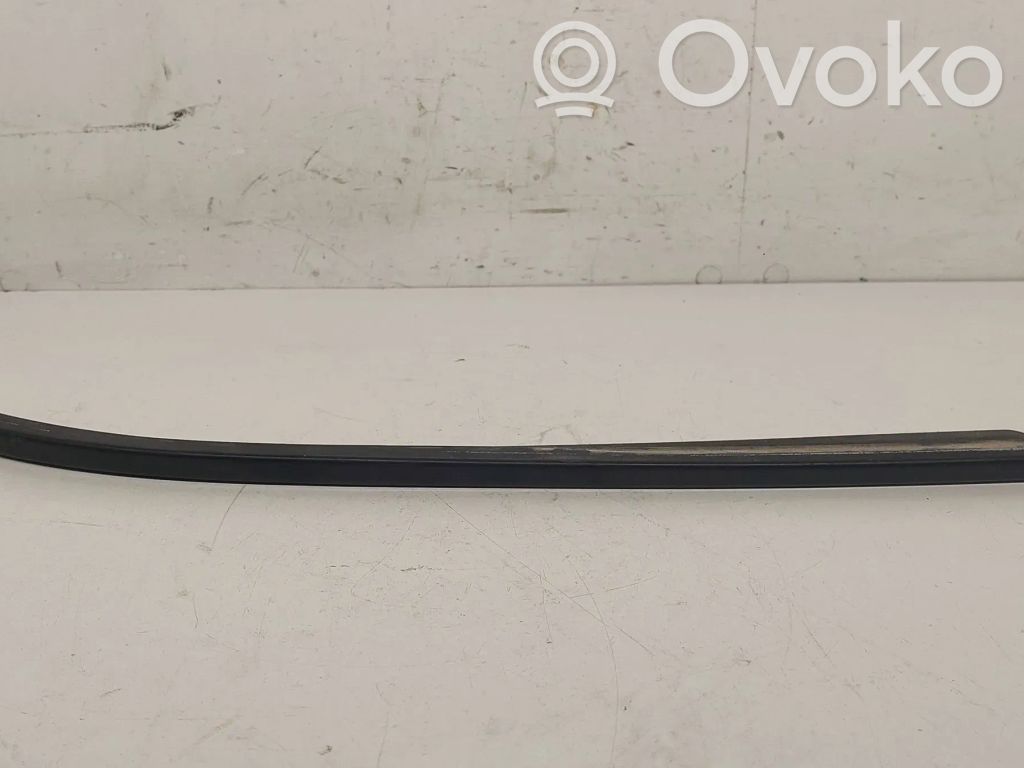 BMW 5 E39 Under headlight/headlamp trim 