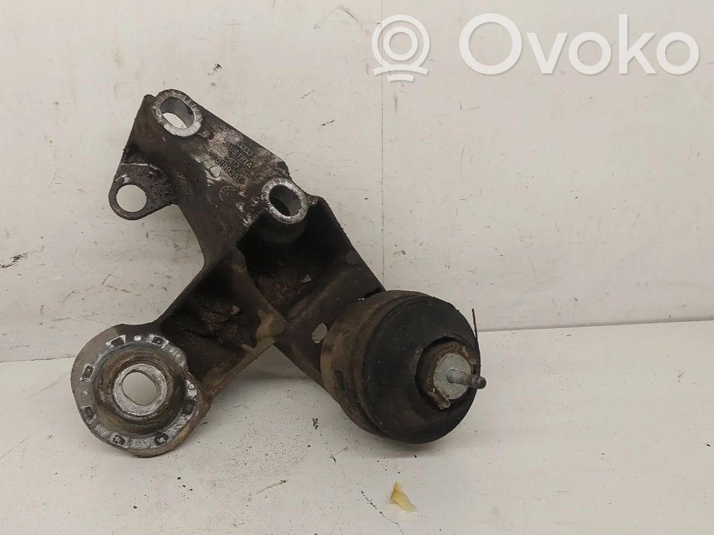 Audi A6 S6 C5 4B Engine mounting bracket 