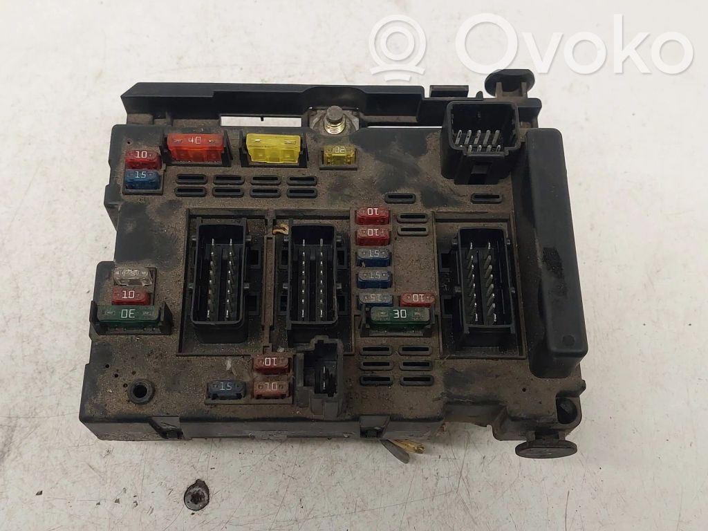 Peugeot 307 Fuse module 