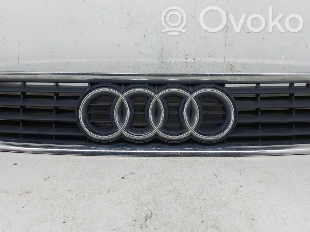 Audi A4 S4 B5 8D Etusäleikkö 