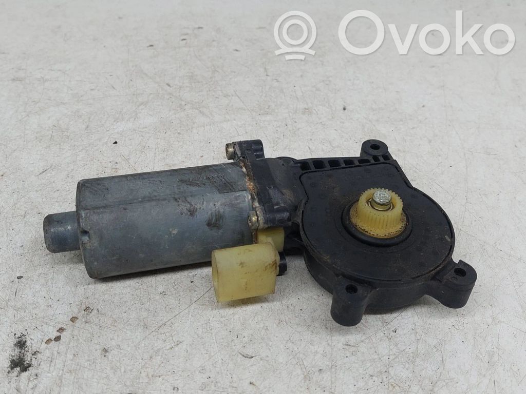 BMW 3 E46 Rear door window regulator motor 