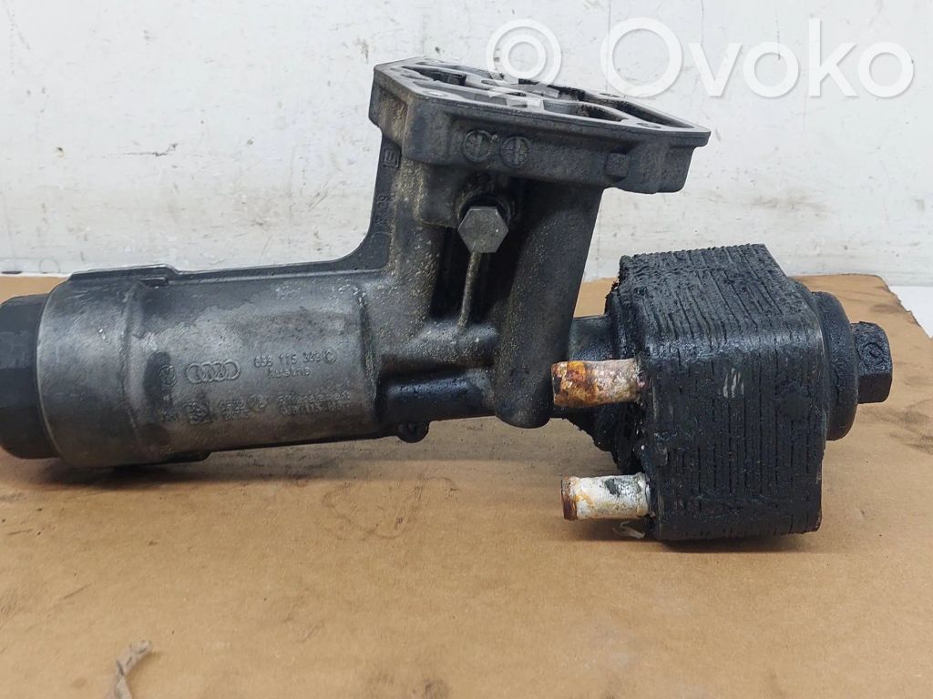 Audi A4 S4 B6 8E 8H Mocowanie / uchwyt filtra oleju 