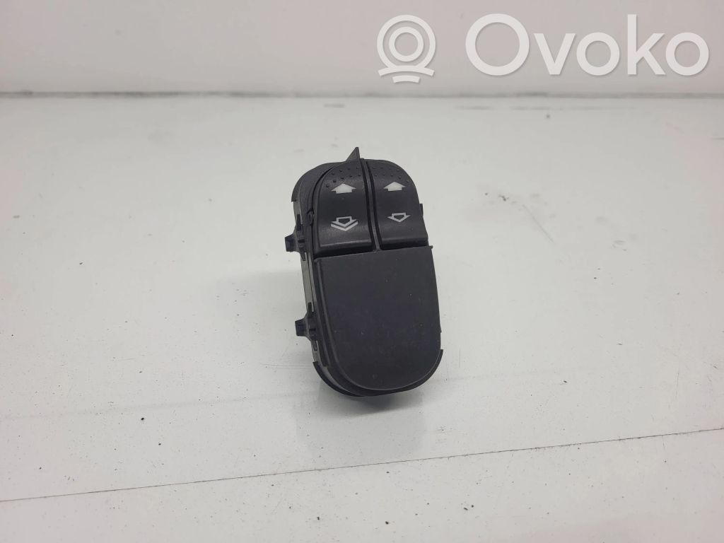 Electric window control switch   XS4T14529AA,YS4T14529AA,03162310