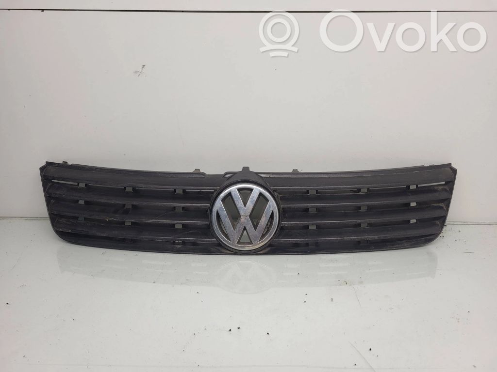 Volkswagen PASSAT B5 Etusäleikkö 