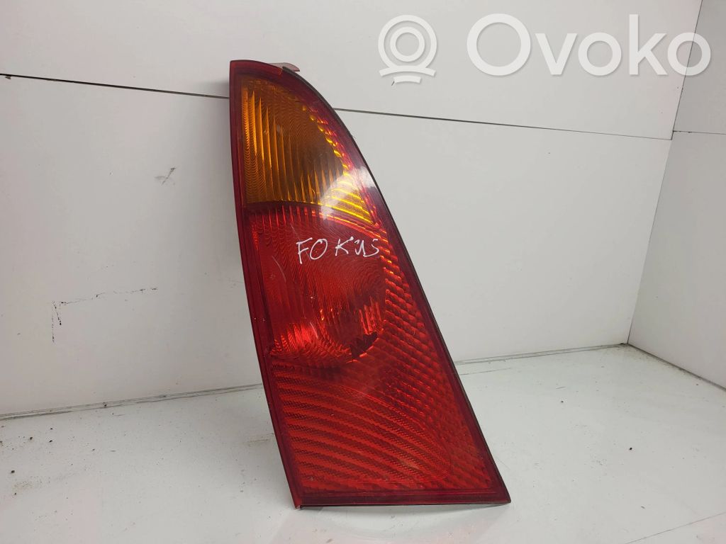 Ford Focus Aizmugurējais lukturis virsbūvē 