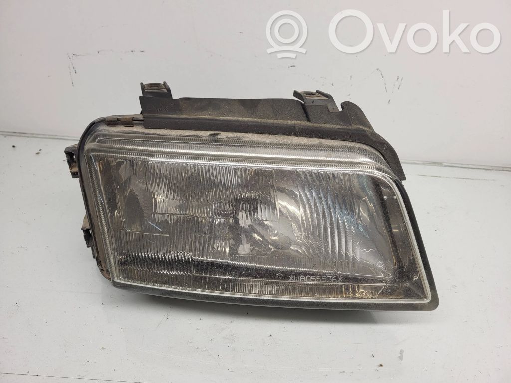 Audi A4 S4 B5 8D Phare frontale 