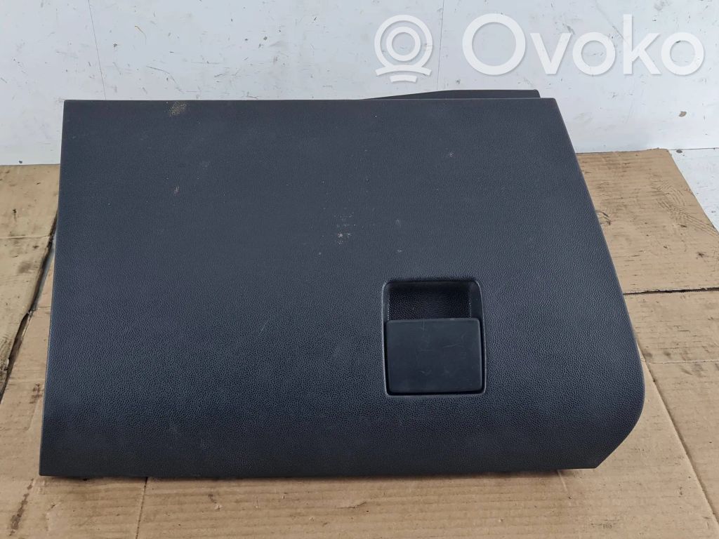 Opel Astra H Daiktadėžės (bordačioko) komplektas 