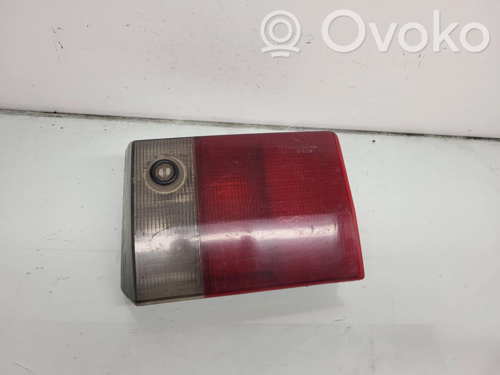 Lampy tylnej klapy bagażnika   893945094,707967