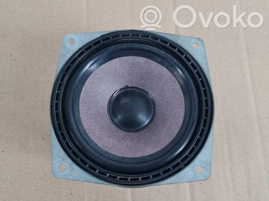 BMW 5 E39 Altavoz de la puerta delantera 
