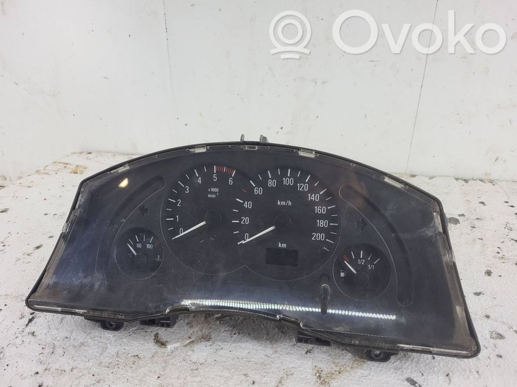 Opel Meriva A Speedometer (instrument cluster) 