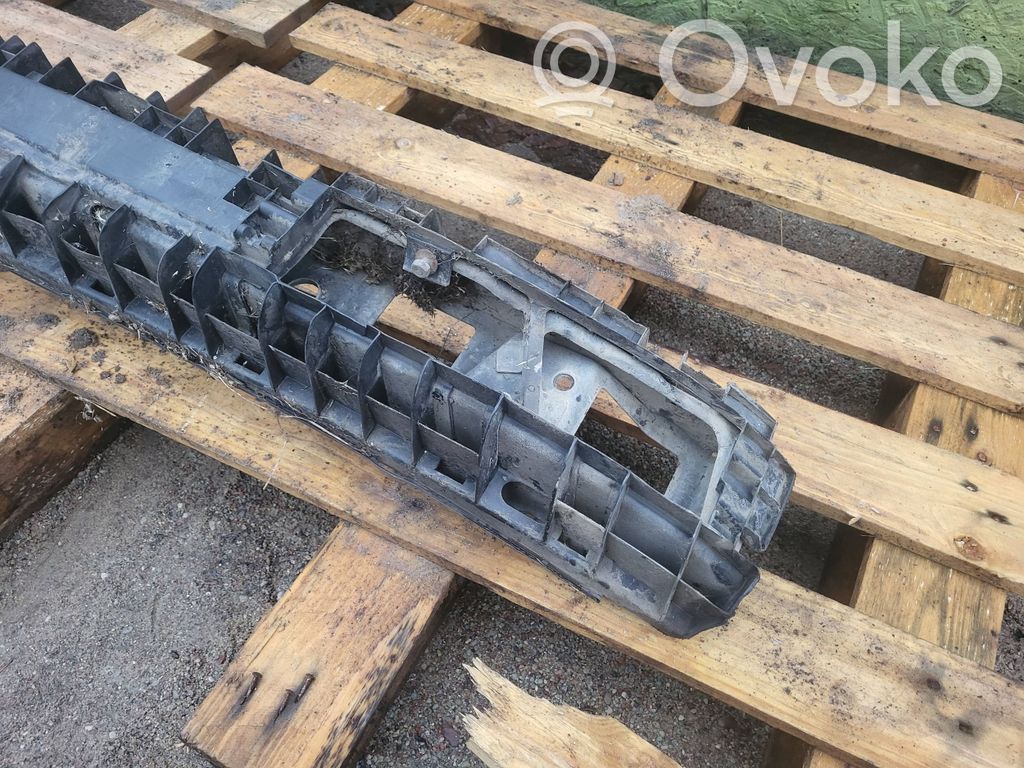 Volkswagen PASSAT B4 Travesaño del parachoques delantero 