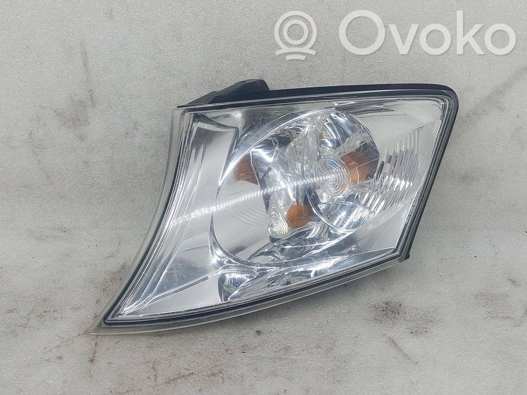 Mazda MPV Front indicator light 