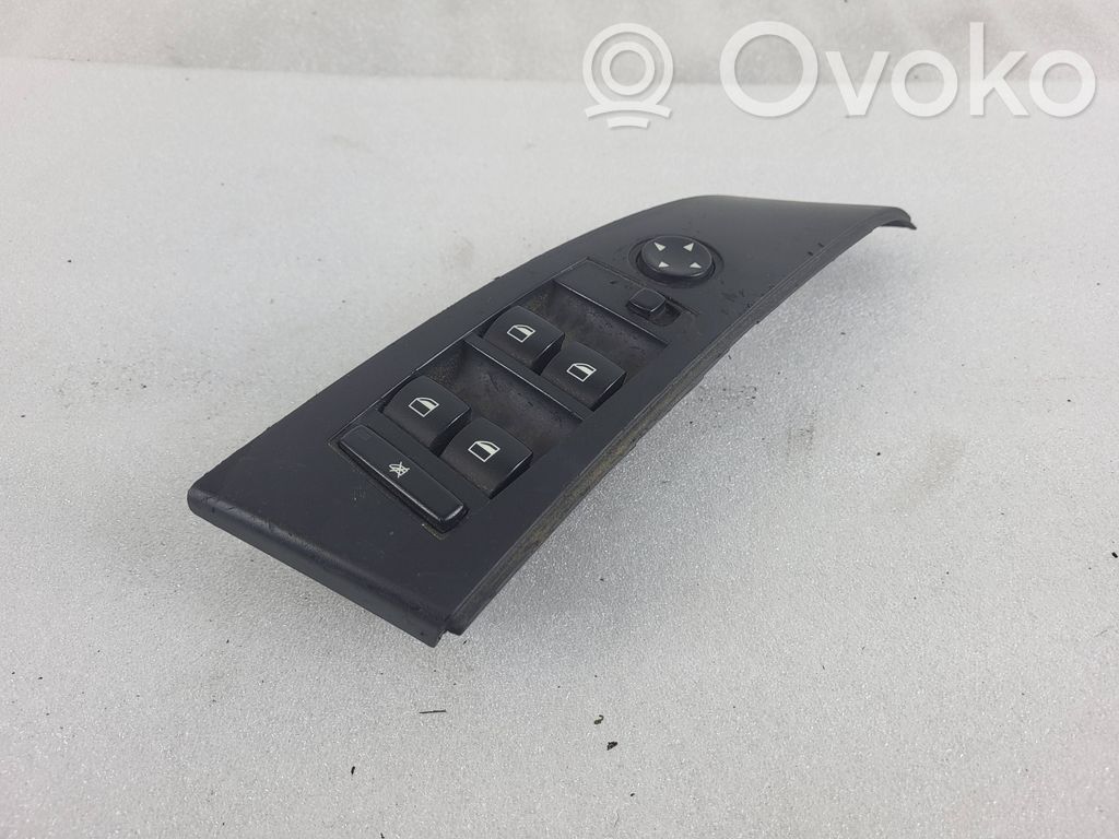 Electric window control switch   6951904,MT394100014