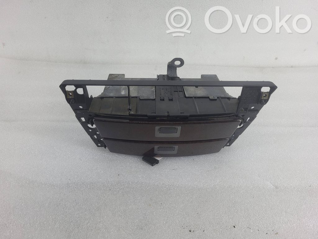 BMW 7 E65 E66 Handschuhfach 