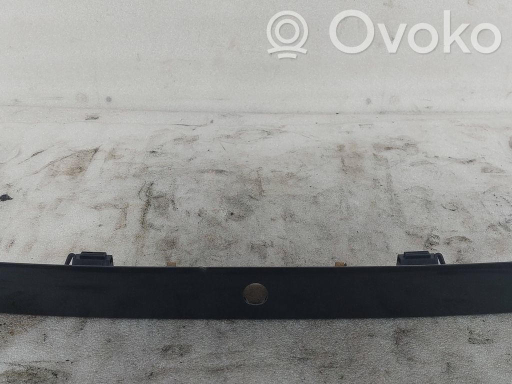 Audi A4 S4 B5 8D Listwa oświetlenie tylnej tablicy rejestracyjnej 