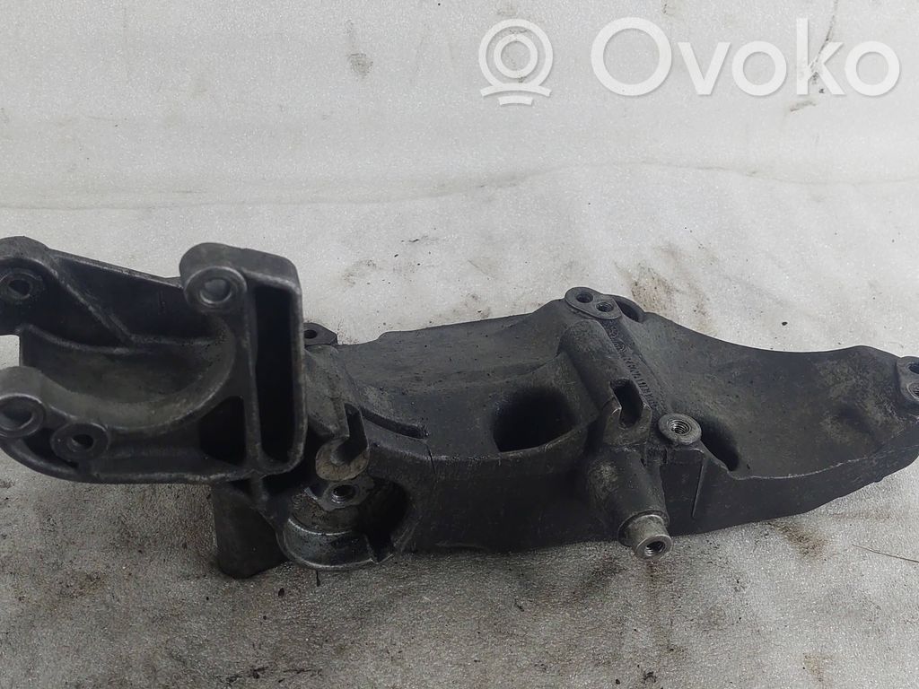Renault Laguna II Variklio tvirtinimo kronšteinas 