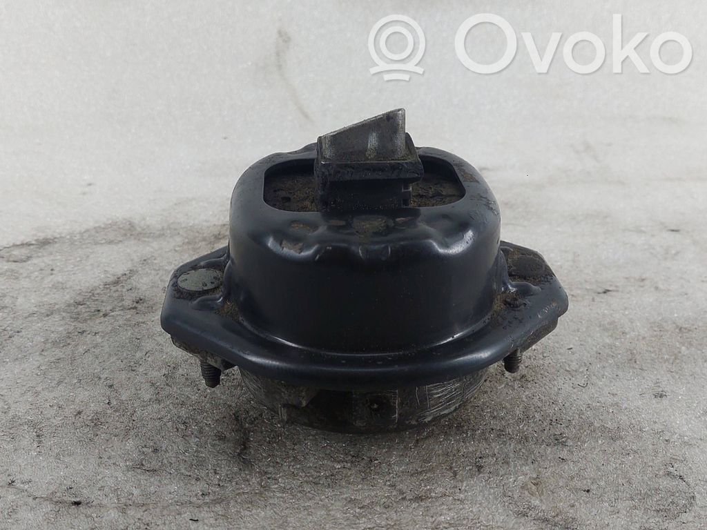 BMW 7 E65 E66 Engine mount bracket 