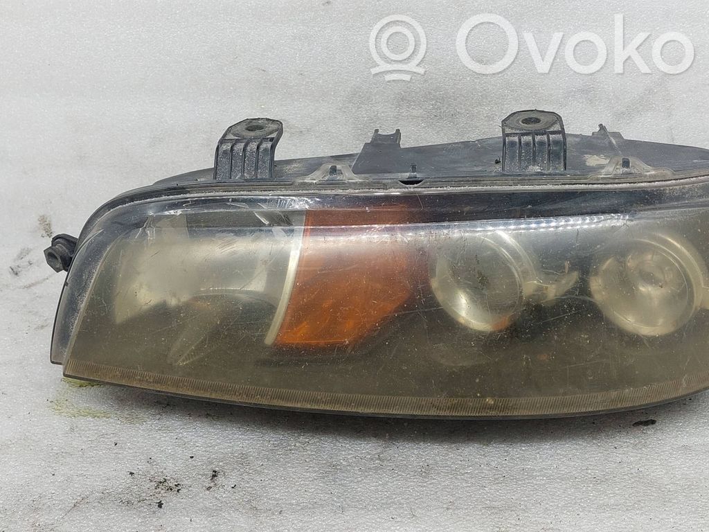 Fiat Punto (176) Scheinwerfer 