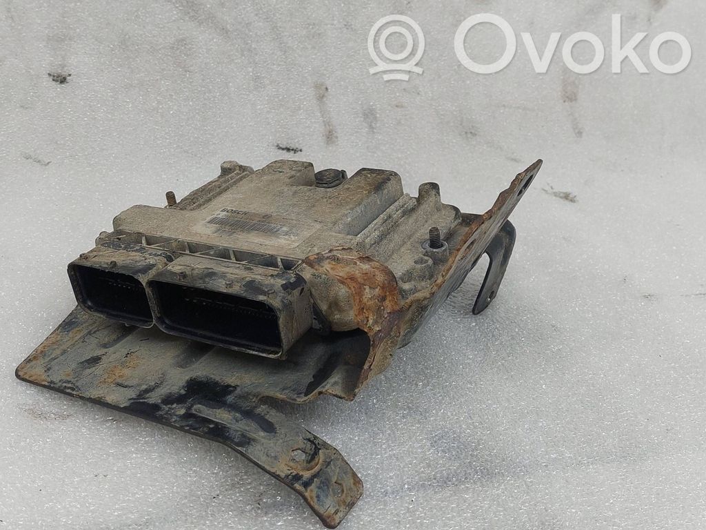 Opel Zafira B Engine control unit/module 
