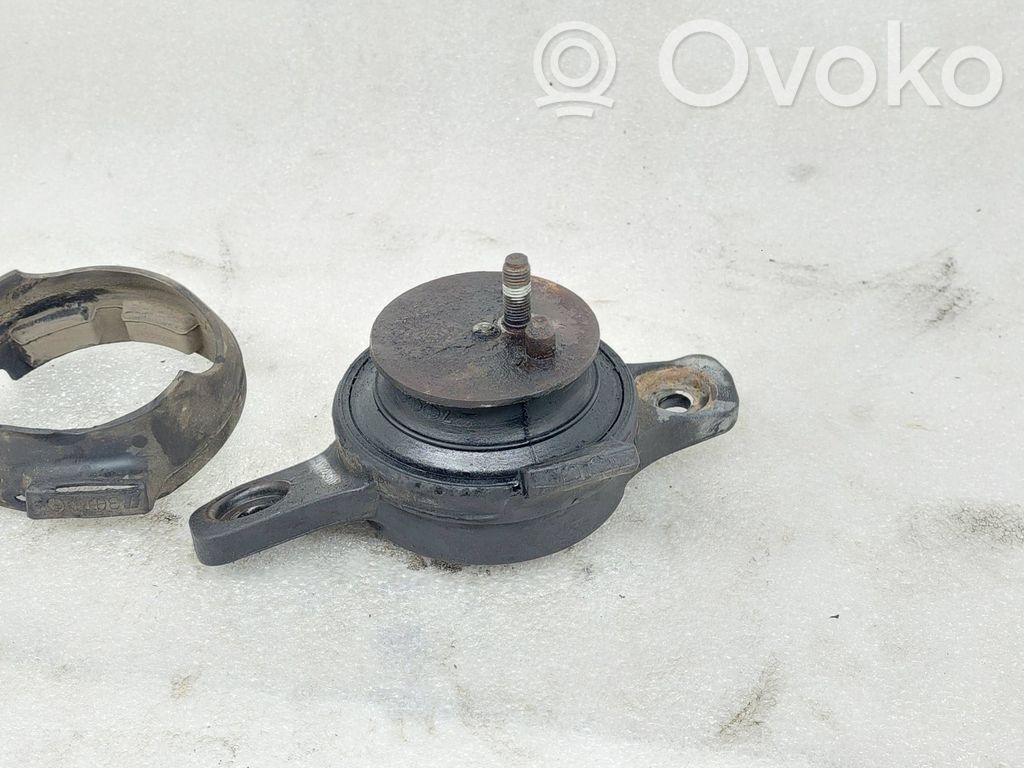 Subaru Forester SH Engine mount bracket 