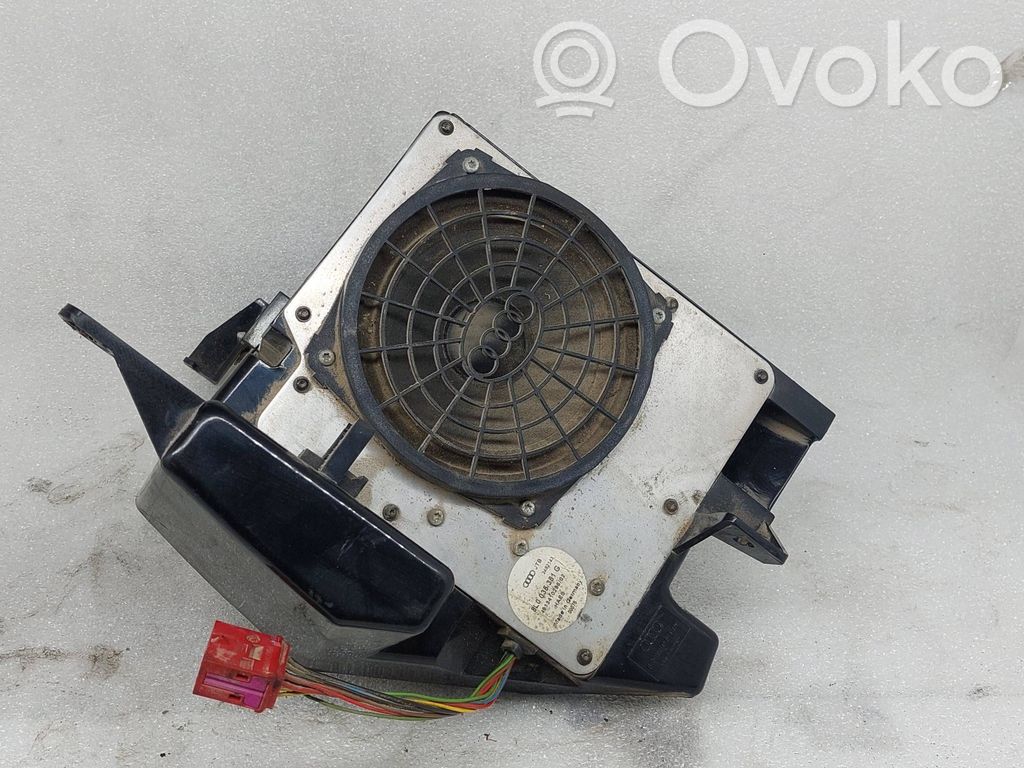 Audi A3 S3 8L Głośnik niskotonowy 