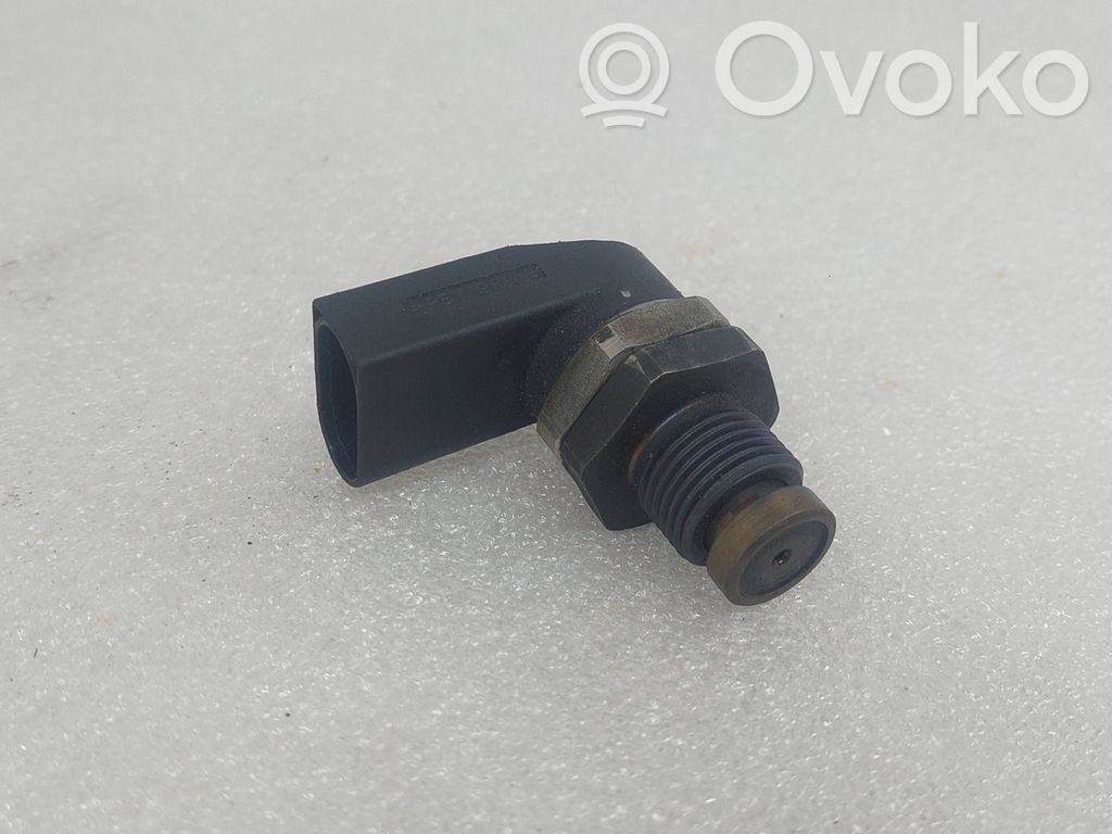 BMW 3 E90 E91 Fuel pressure sensor 