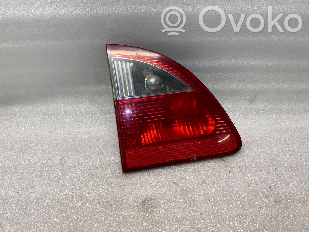 Ford Galaxy Lampy tylnej klapy bagażnika 