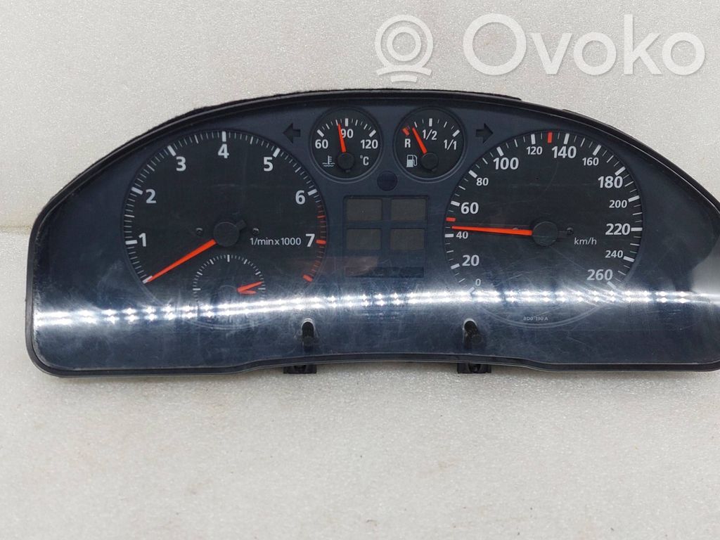 Audi A4 S4 B5 8D Nopeusmittari (mittaristo) 