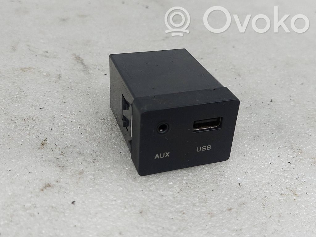 Enchufe conector USB   961202B000,202008220