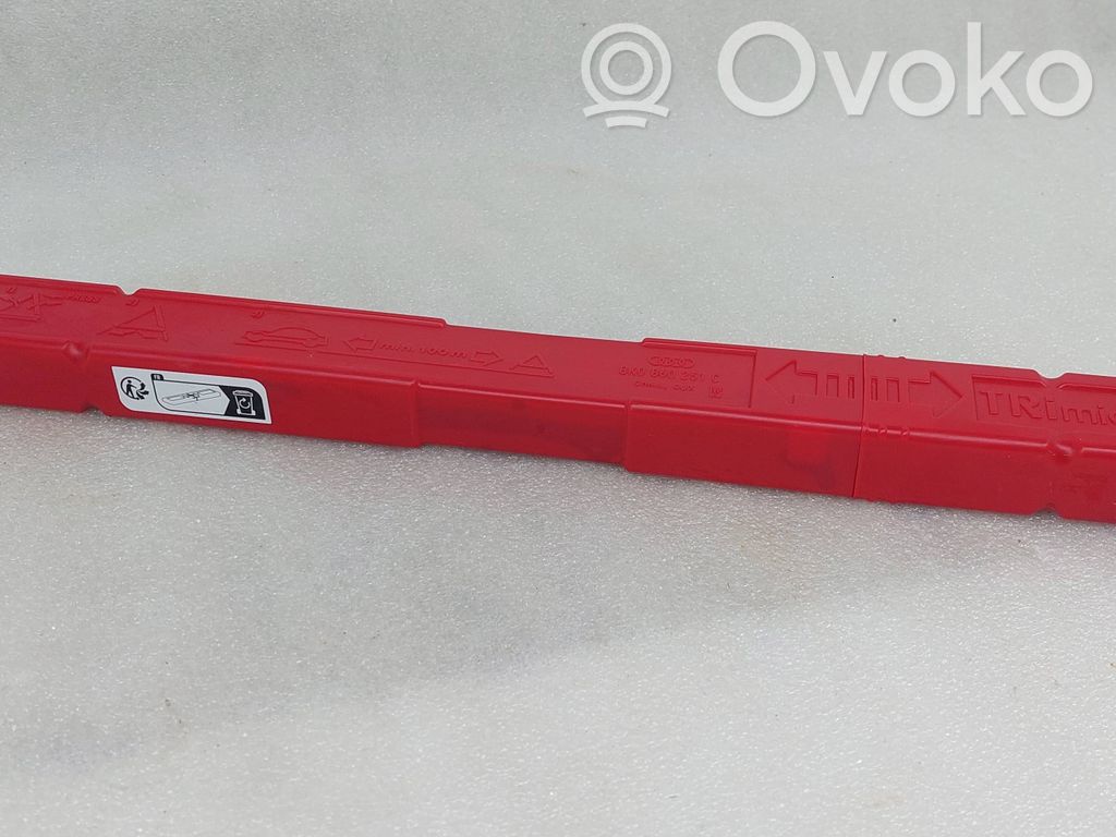 Audi Q8 Varoituskolmio 