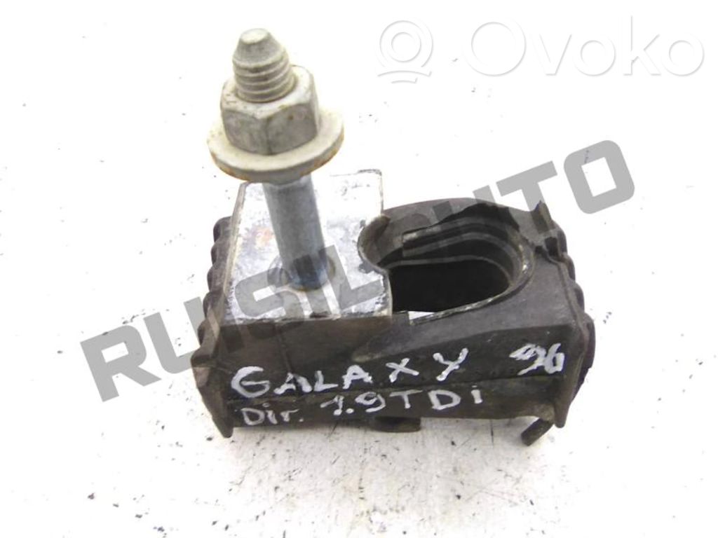 Engine mount bracket   307248D