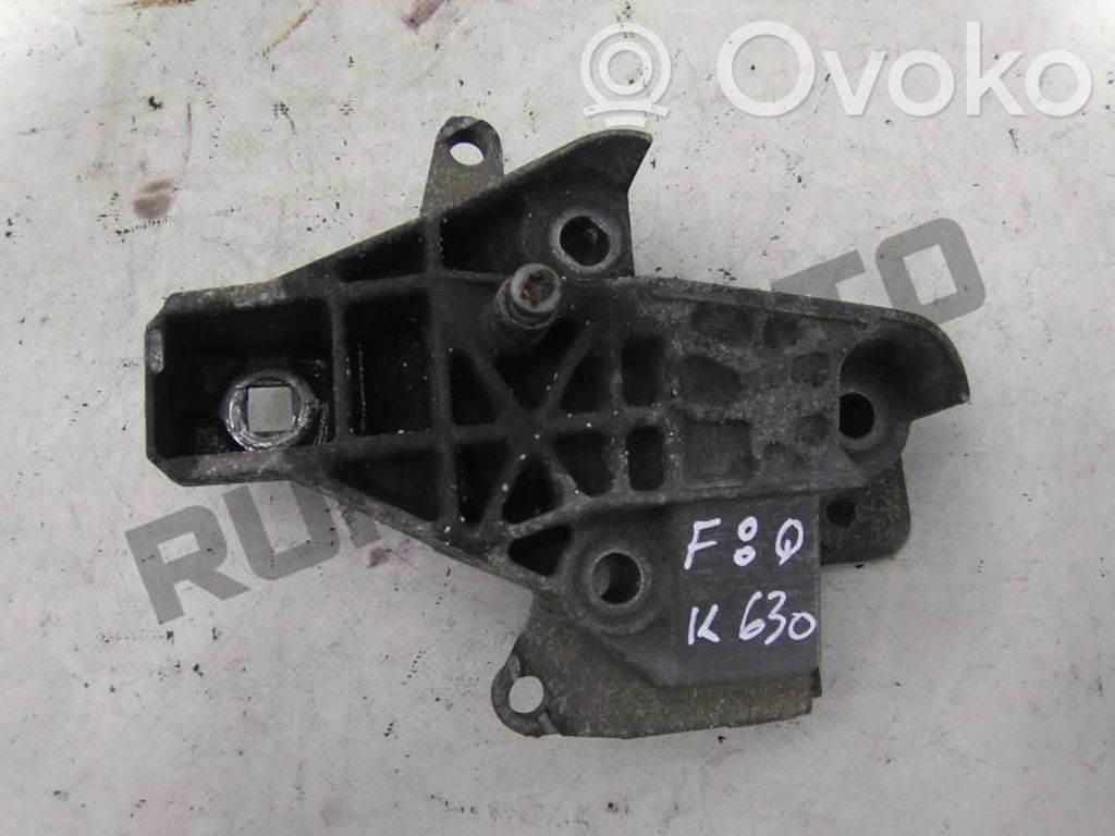 Renault Clio II Engine mount bracket 