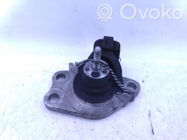 Engine mount bracket   NAOVISIVEL
