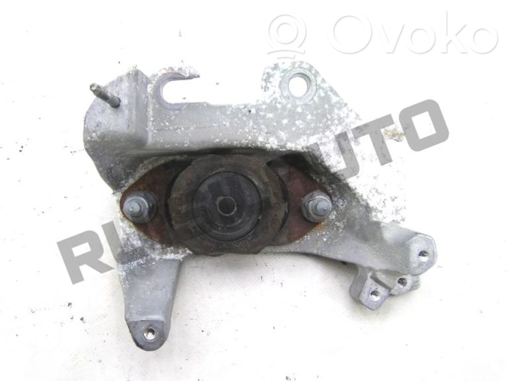 Engine mount bracket   112223722R